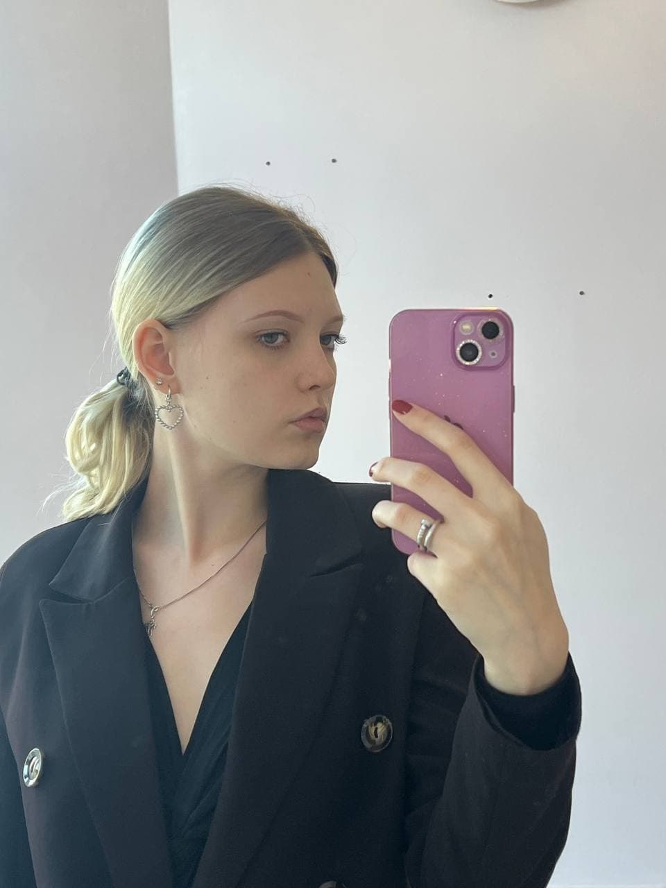 Юля (@Epeachylu), translator / designer